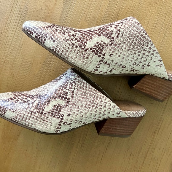 Seychelles Python Mules - Picture 2 of 5